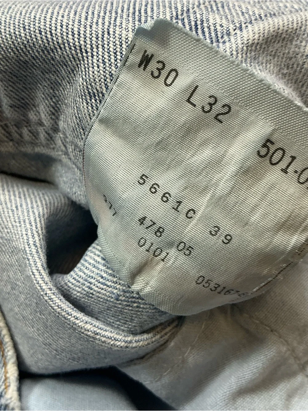 Vintage Levi’s 501 button fly light wash straight leg jeans 29 x 30